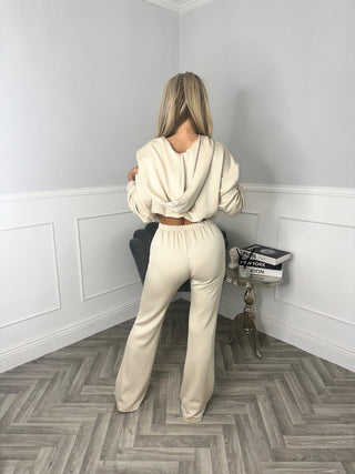 Cropped Loungewear with a Twist - Beige